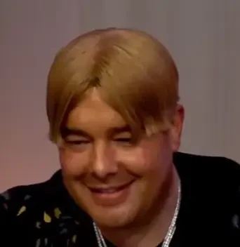 Cincy Kid seated playing high stakes cash game Big-O poker on the Venetian Poker Live stream.