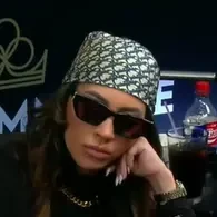 Eva seated playing mid-stakes cash game PLO poker on the Bally Live Poker livestream.