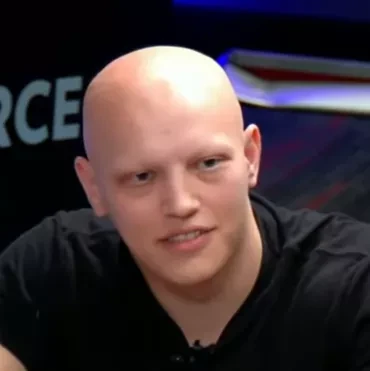 Jonah seated playing high stakes cash game poker on the Bally Live Poker Livestream.