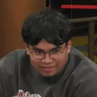 Jose seated playing mid-stakes cash game poker on the Hustler Casino Live stream.