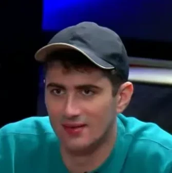 Noah seated playing mid-stakes cash game on the Bally Live Poker livestream. 